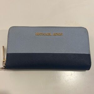 Michael Kors Two Tone Zip Around Wallet/Phone Case *MISSING WRISTLET STRAP*